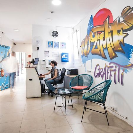 No Limit Hostel Graffiti Барселона Екстер'єр фото